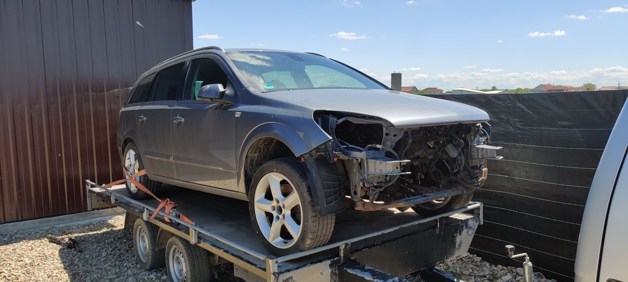 Vindem piese rezultate din dezmembrarea unui Opel Astra H 2007