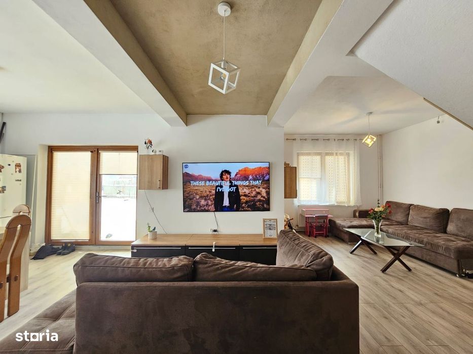 Casa De Inchiriat In Sanpetru