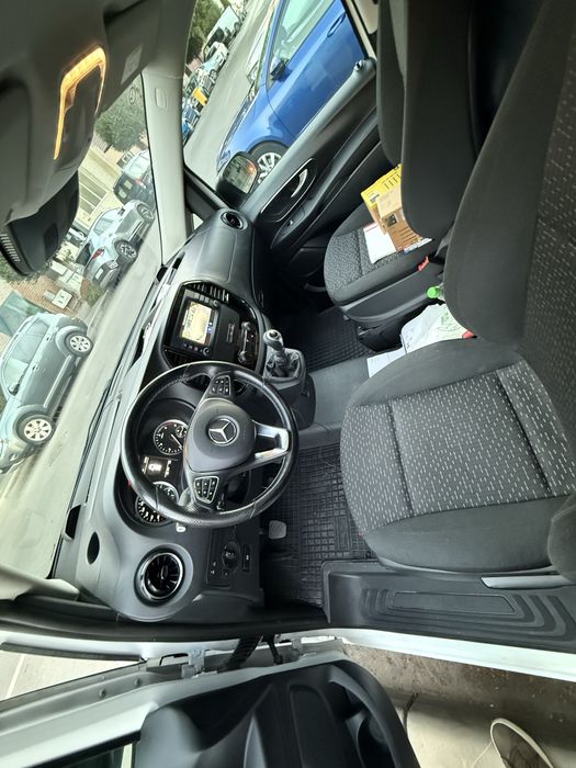 Proprietar Vito 2021 52000km farLED distronic,line assist,camera,navi,