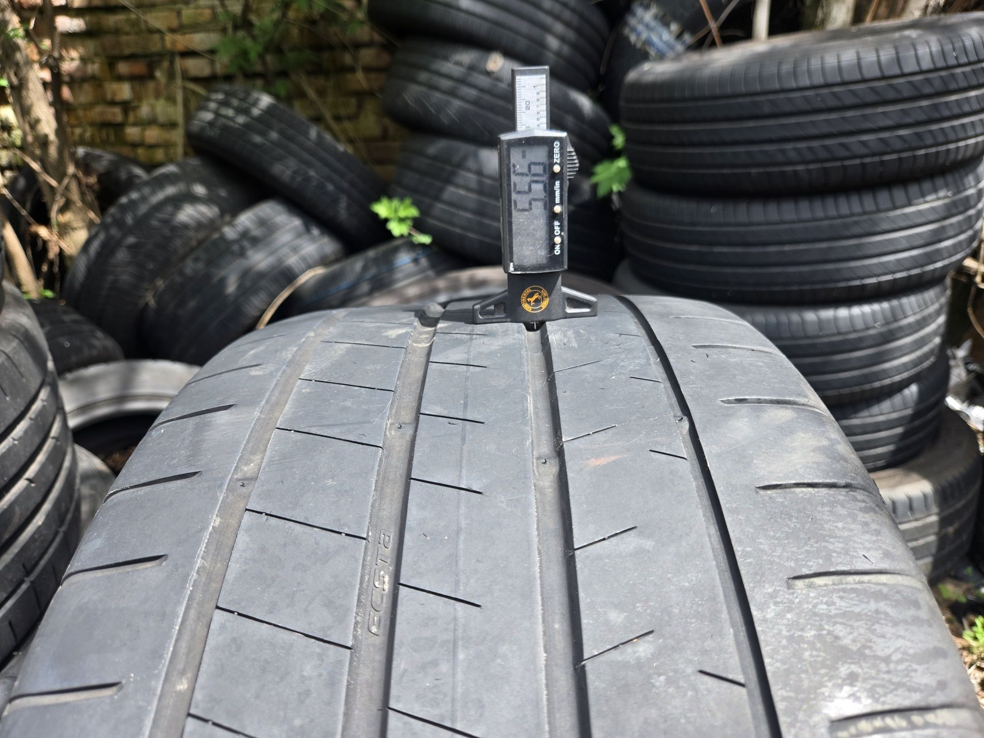 2бр. 285 35 20 Kumho летни.