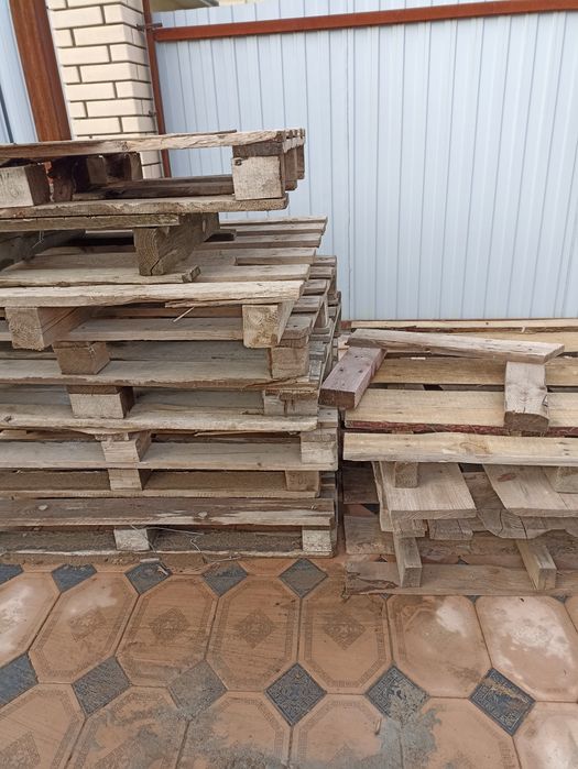 Деревянные поддоны для кирпеча