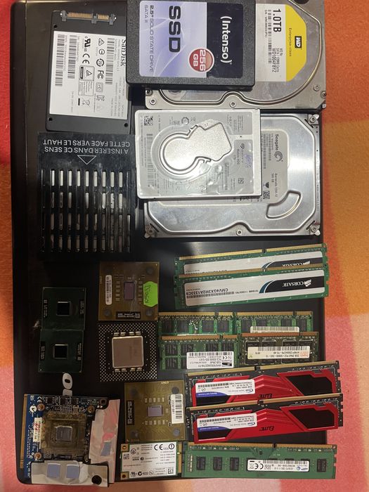 Ssd 1t hdd 1t racire rgb rami procesor