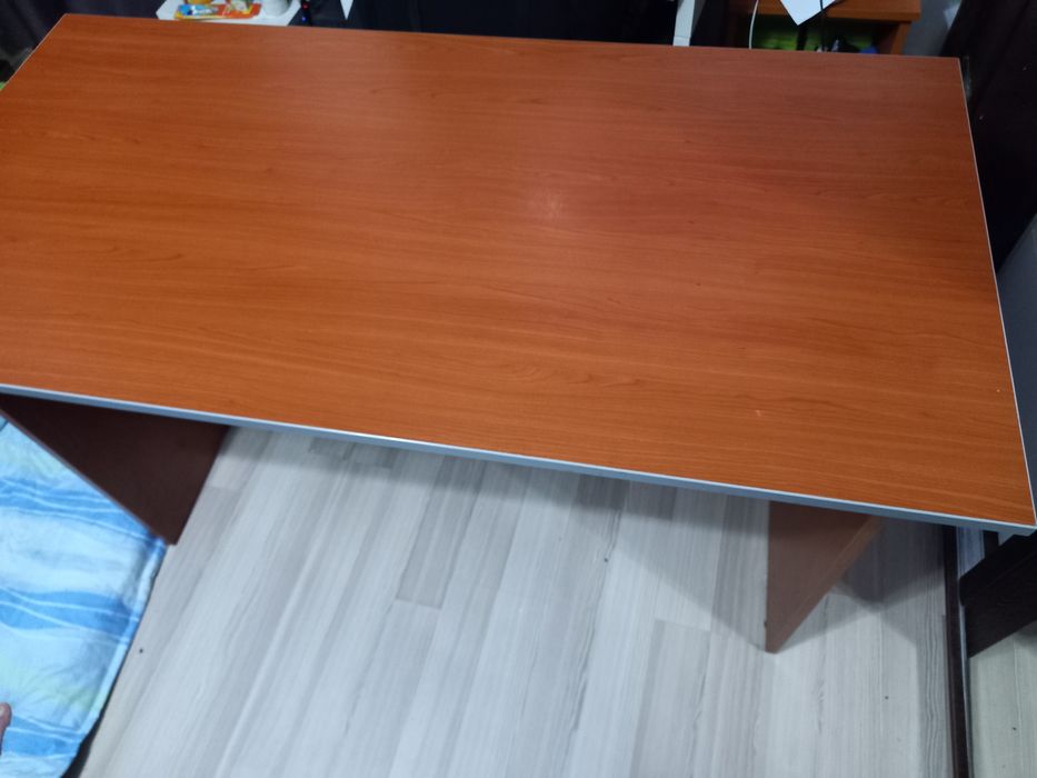 Vând birou în stare f buna