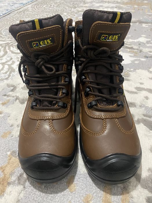 Спец ботинки 15000 тенге