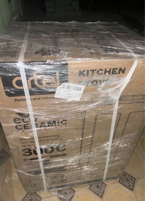 Новая газовая плита Artel (в упаковке)