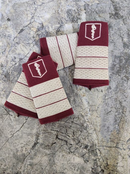 Embleme și grade militare