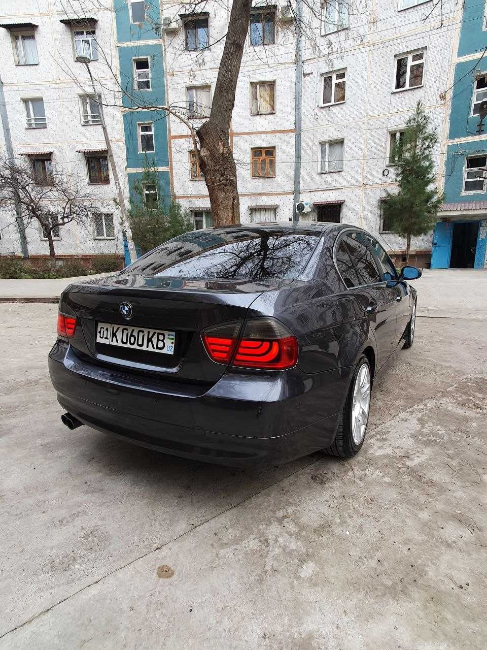 BMW E90 325i Срочно продается. Состтяние отличное