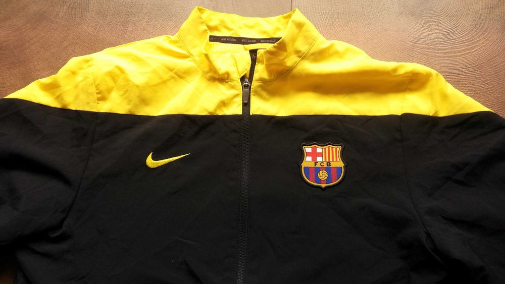 NIKE FC BARCELONA размер 13-15 г. / 158 - 170 см детска горница 4-53