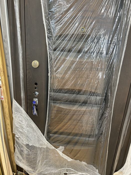 Входна черна врата, Лява,свалена от мостра промоция