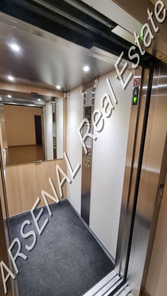 Дава се под наем Тристаен апартамент в София, Център - 105 кв.м за 600 € - Снимка #6