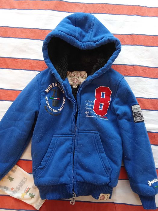 Суитшърт 116 см. и раница за 15 лв.