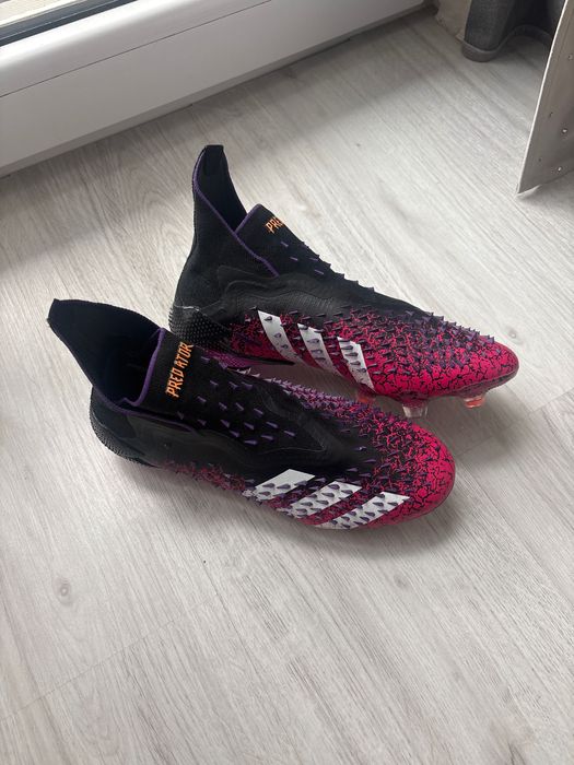 Ghete fotbal predator noi