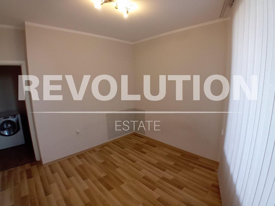 Дава се под наем Тристаен апартамент в Пловдив, Каменица 2 - 180 кв.м за 600 € - Снимка #2