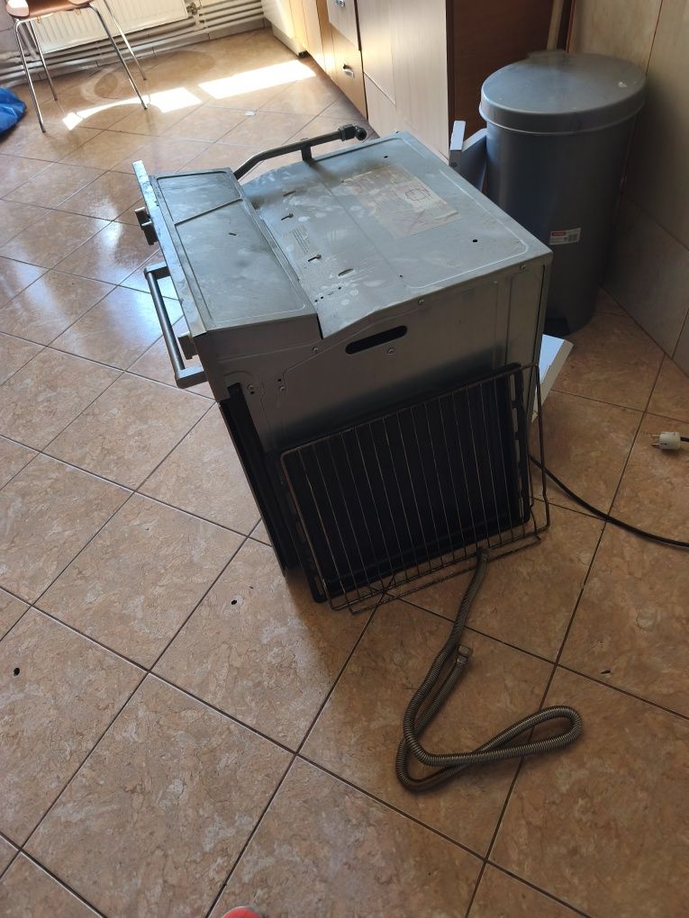 Vând cuptor electric