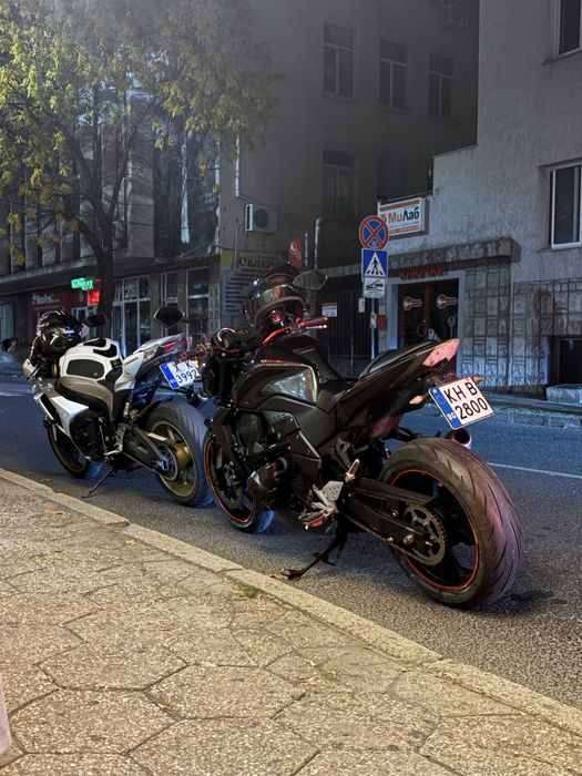 Kawasaki Z750.  .