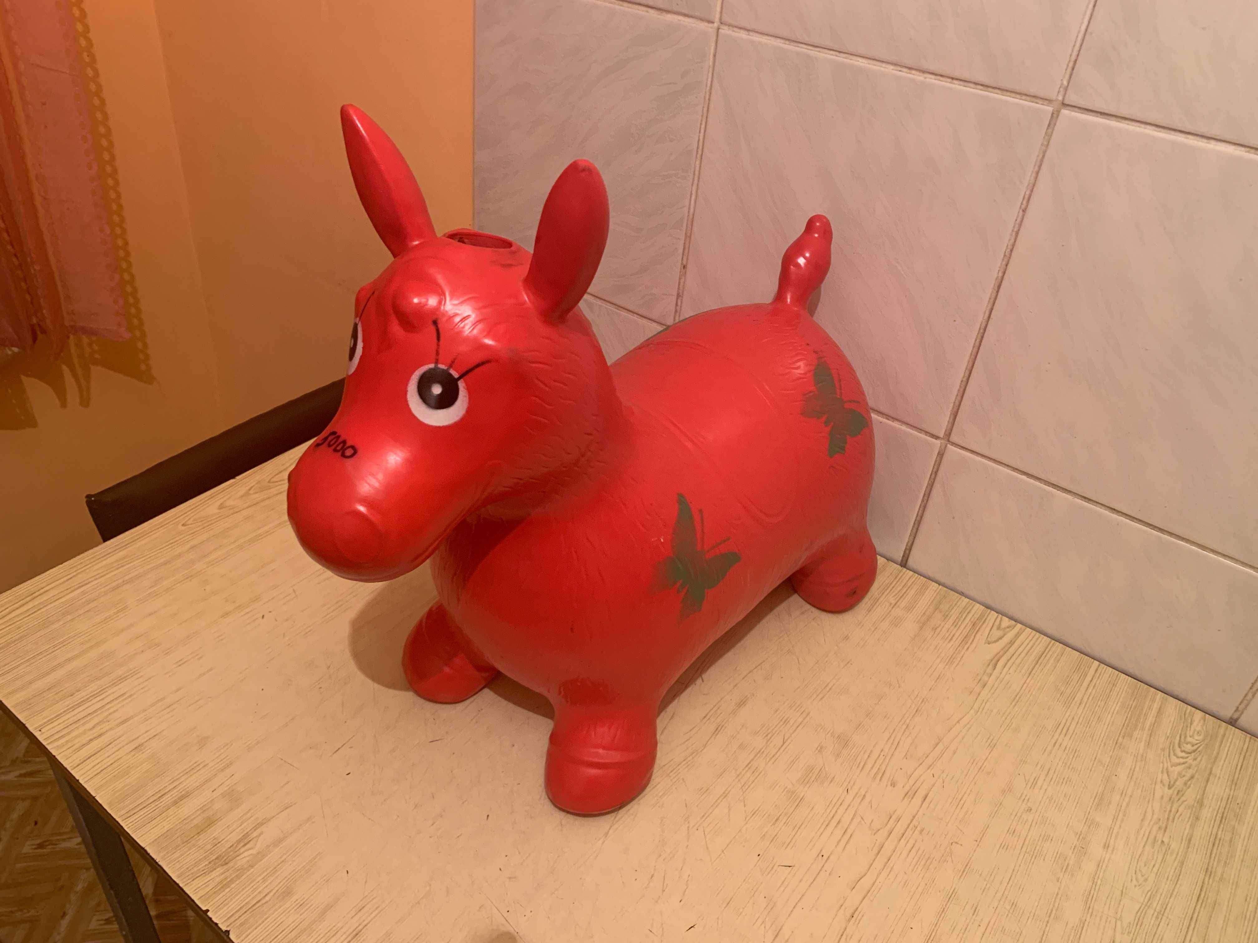 Продам игрушку резиновую надувную "Ослик" красного цвета (КНР)