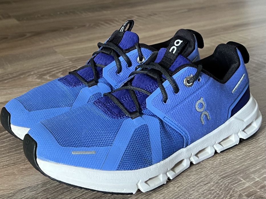 Adidasi On Cloud 5…. Marime 38