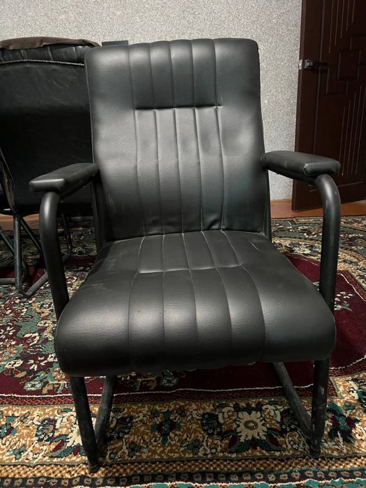 Кожаные кресло,игровое,офисное