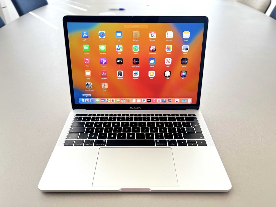 Apple MacBook PRO 13' A1708 mid 2017 i7 2.5Gz 16GB 256 GB NVMe Silver