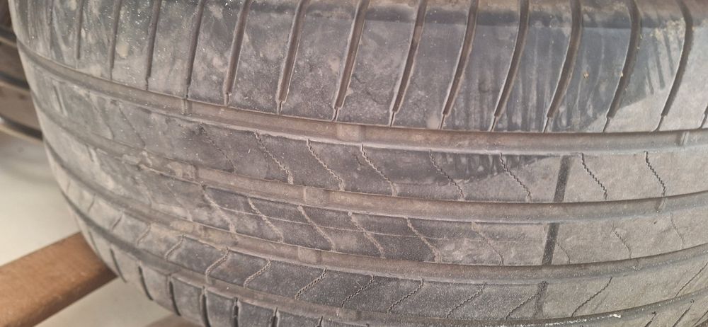 Гуми 215/55/17 летни