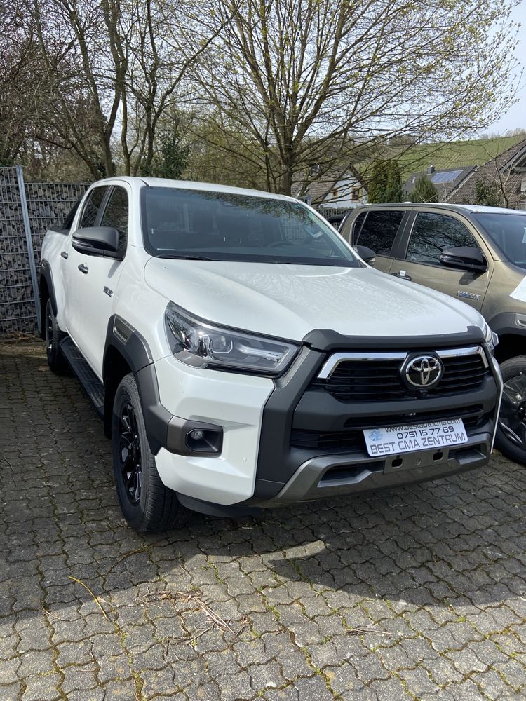 Toyota Hilux Invincible, Double Cab 2.8 4WD,, ECHIPARE GERMANIA