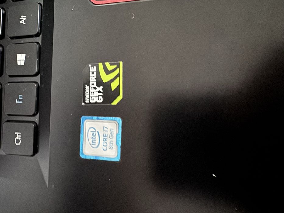 Laptop de gaming Acer Predator Helios 300 *i7 cu 24GB RAM  750GB SSD