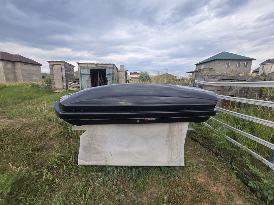 Продам автобокс . Новая. С рейлингами.