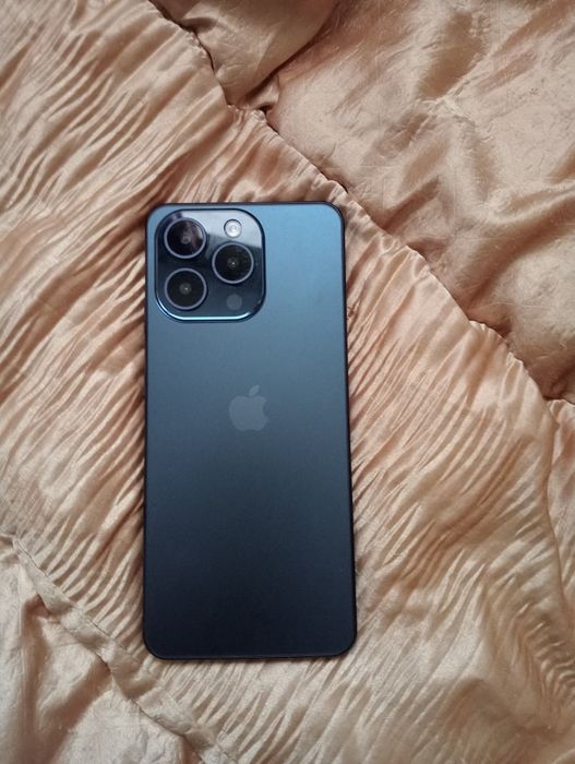 Продается Iphone i 16 pro max в идеальном состоянии!!!