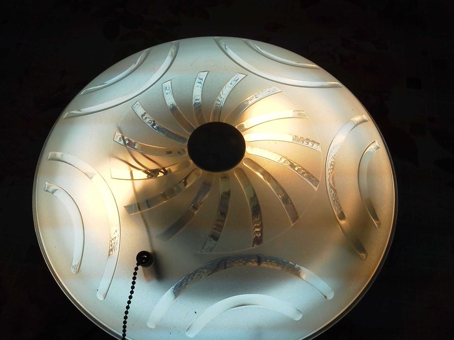 Aplici (Lampi)cu Leduri si Becuri Led.