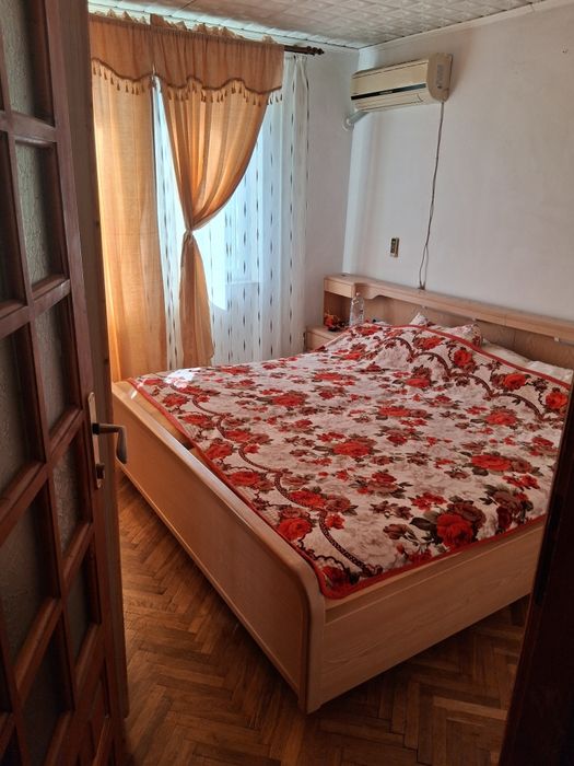 Vand apartement in Moldova Noua