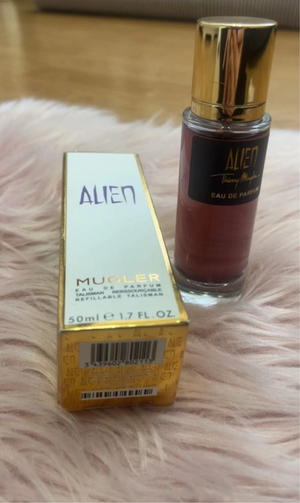 Apa de parfum Alien