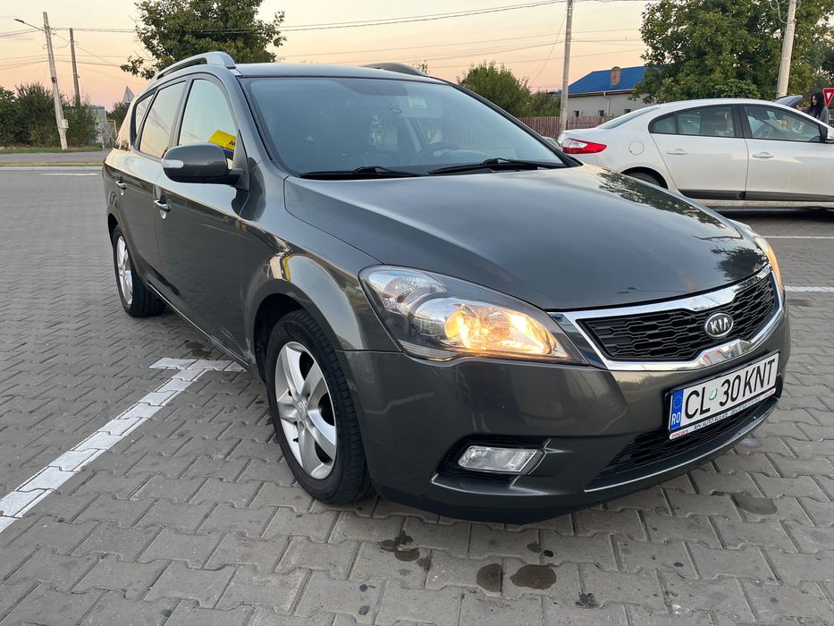 Kia cee’d SW 1.6 CRDi 115 CP – An 2012 – Stare foarte bună