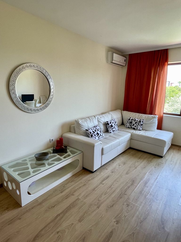 Продава се Тристаен апартамент в Обзор - 89 кв.м за 888 €/кв.м - Снимка #2
