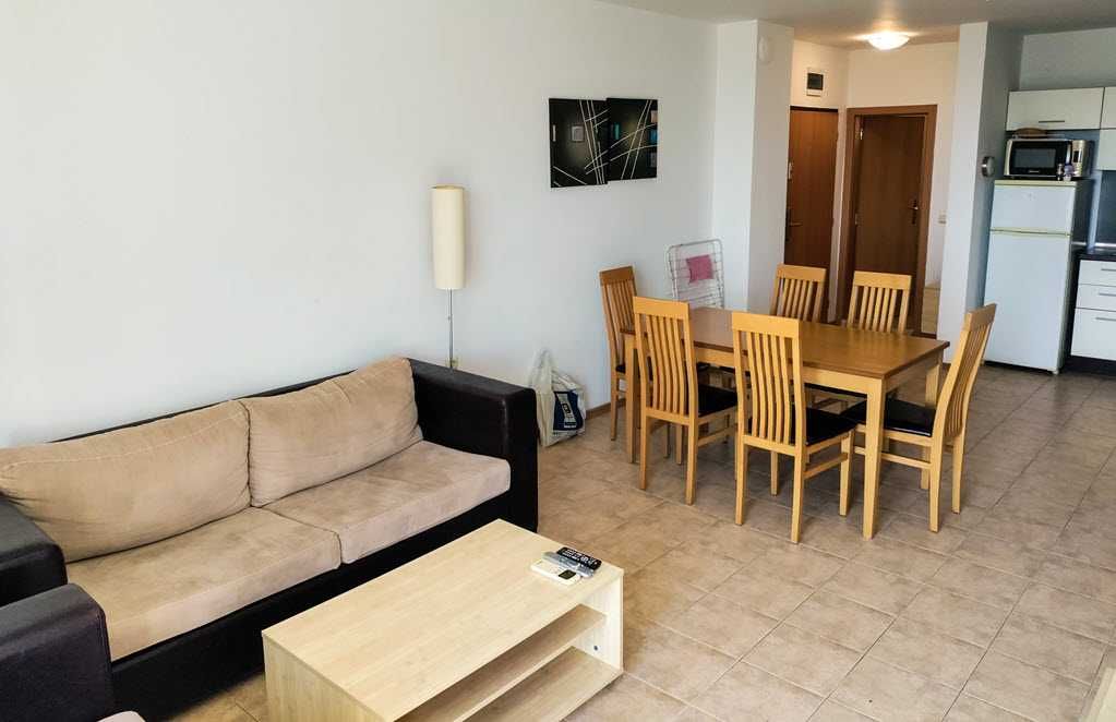 Продава се Тристаен апартамент в Каварна - 103 кв.м за 748 €/кв.м - Снимка #2