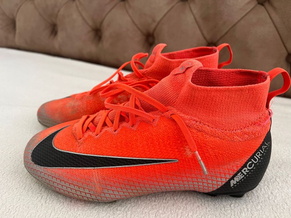 Adidasi fotbal crampoane Nike Hipervenom 38,5, Nike Air 39