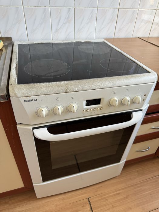 Продам электро плиту
