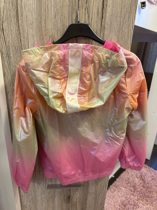 Ветровка яке Guess