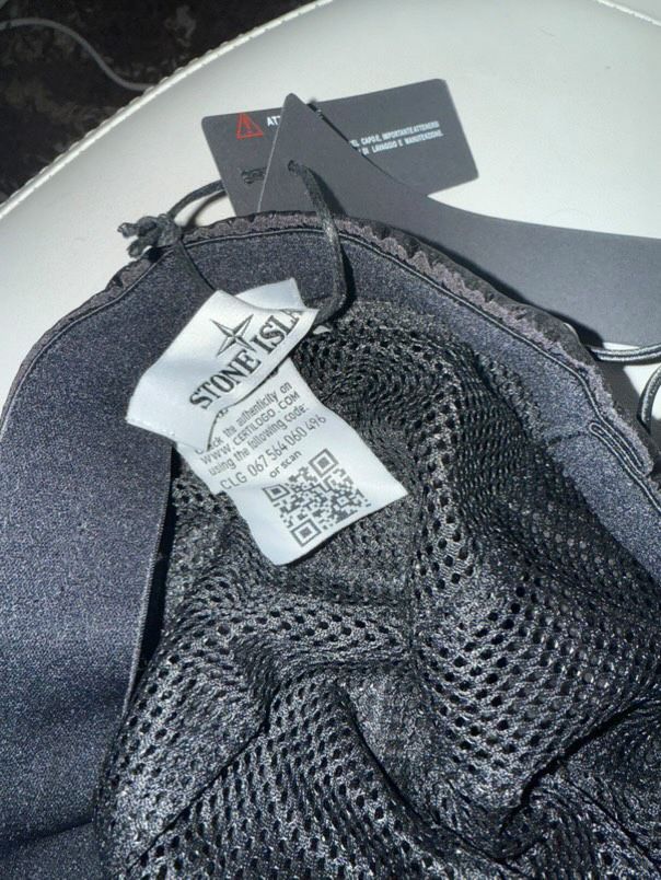 Шапка на Stone Island