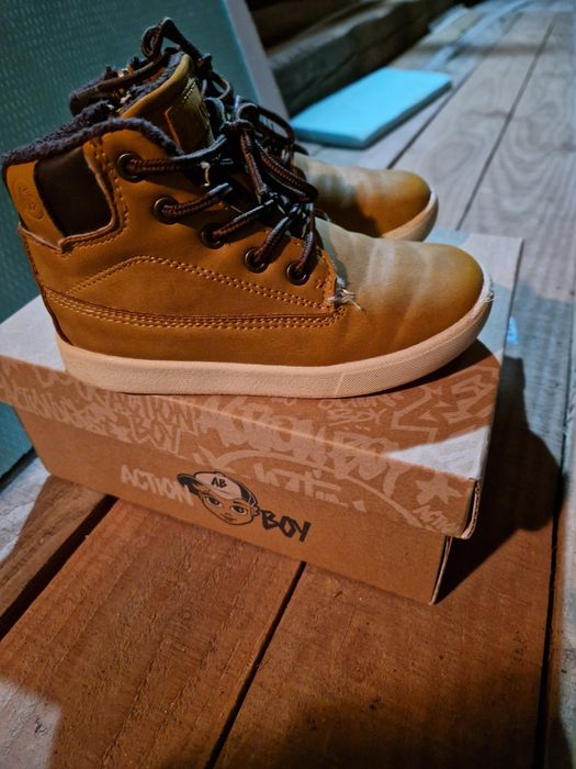 Детски боти за момче