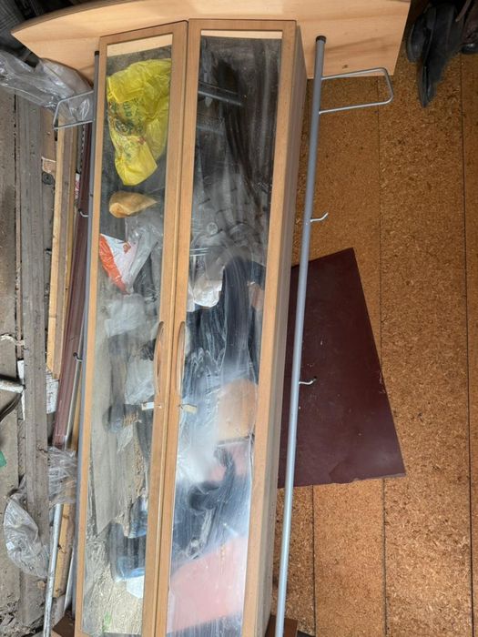 Прихожая с зеркалом и вешалкой,