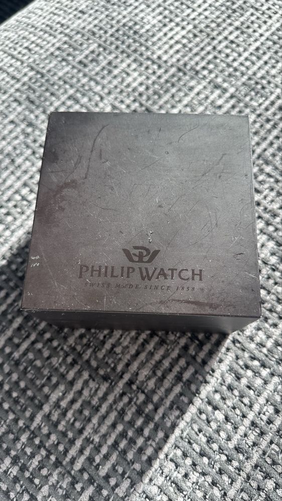 Часовник philip watch