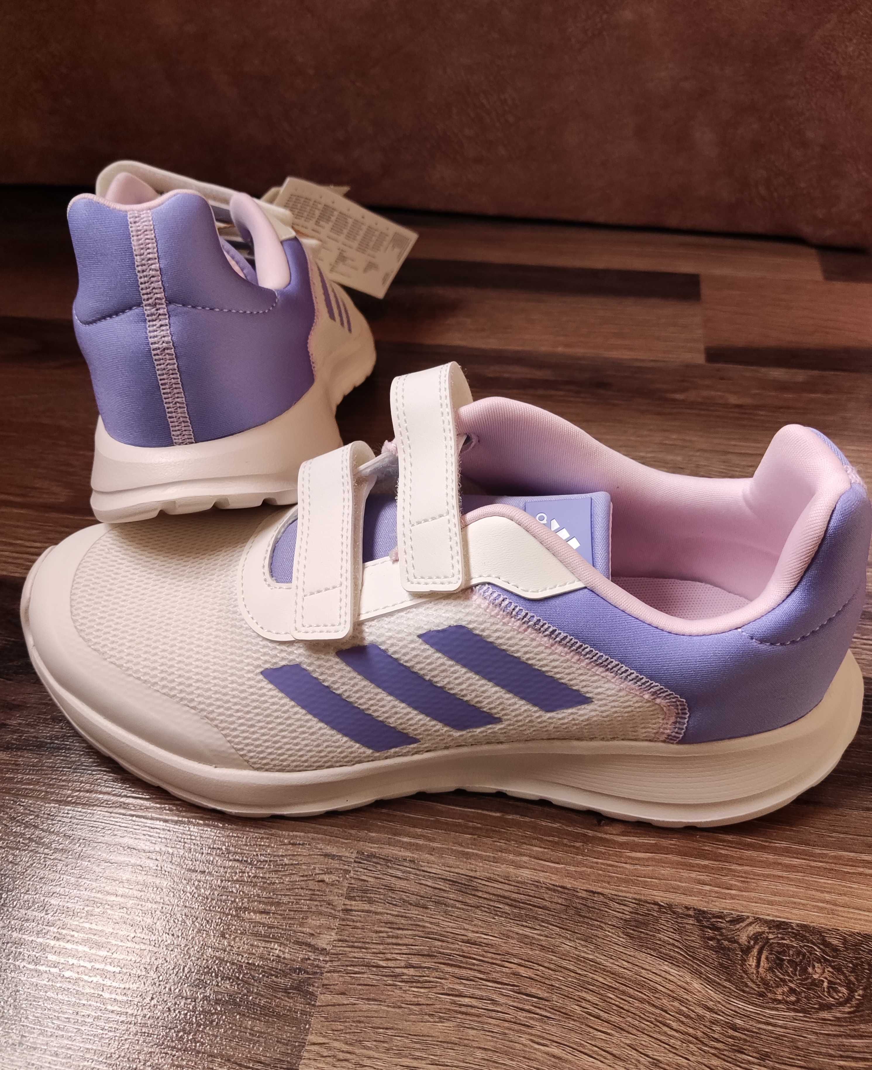Нови оригинални дамски маратонки Adidas