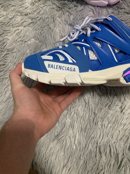 Balenciaga track led