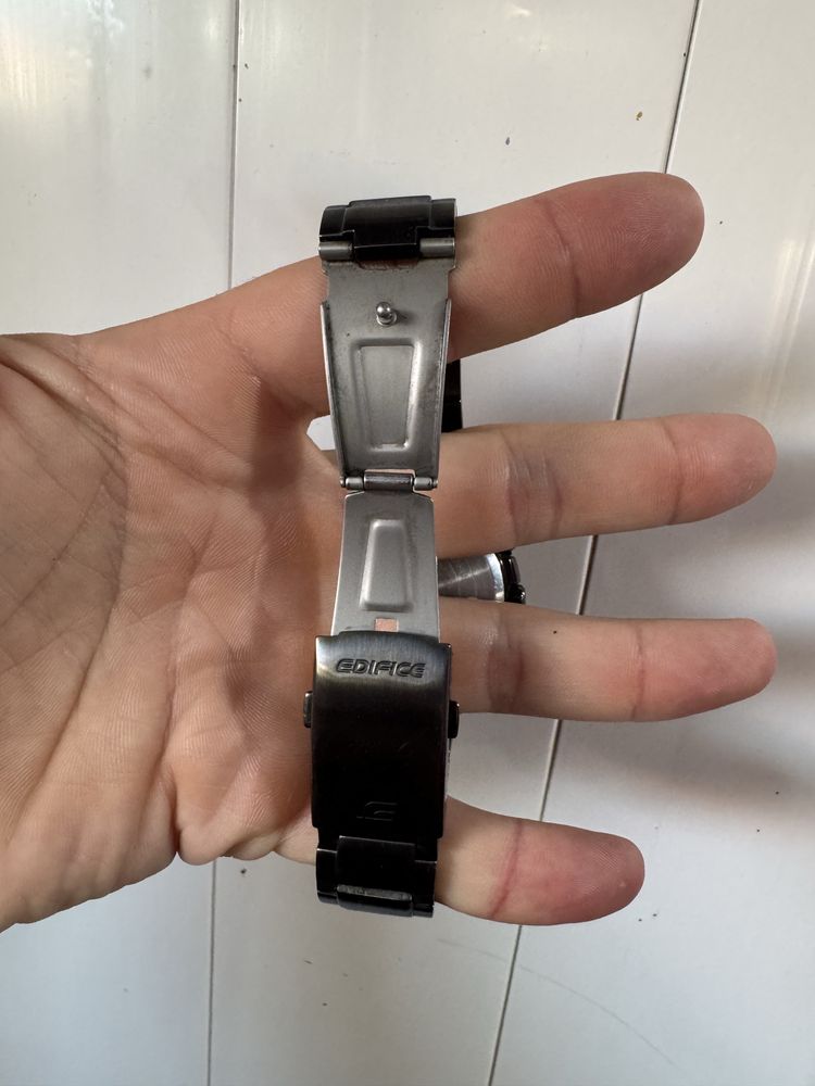 Часовник Casio Ediface model-efr 533