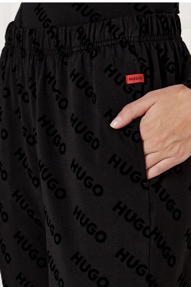 HUGO спортно долнище анцунг подлежи на коментар