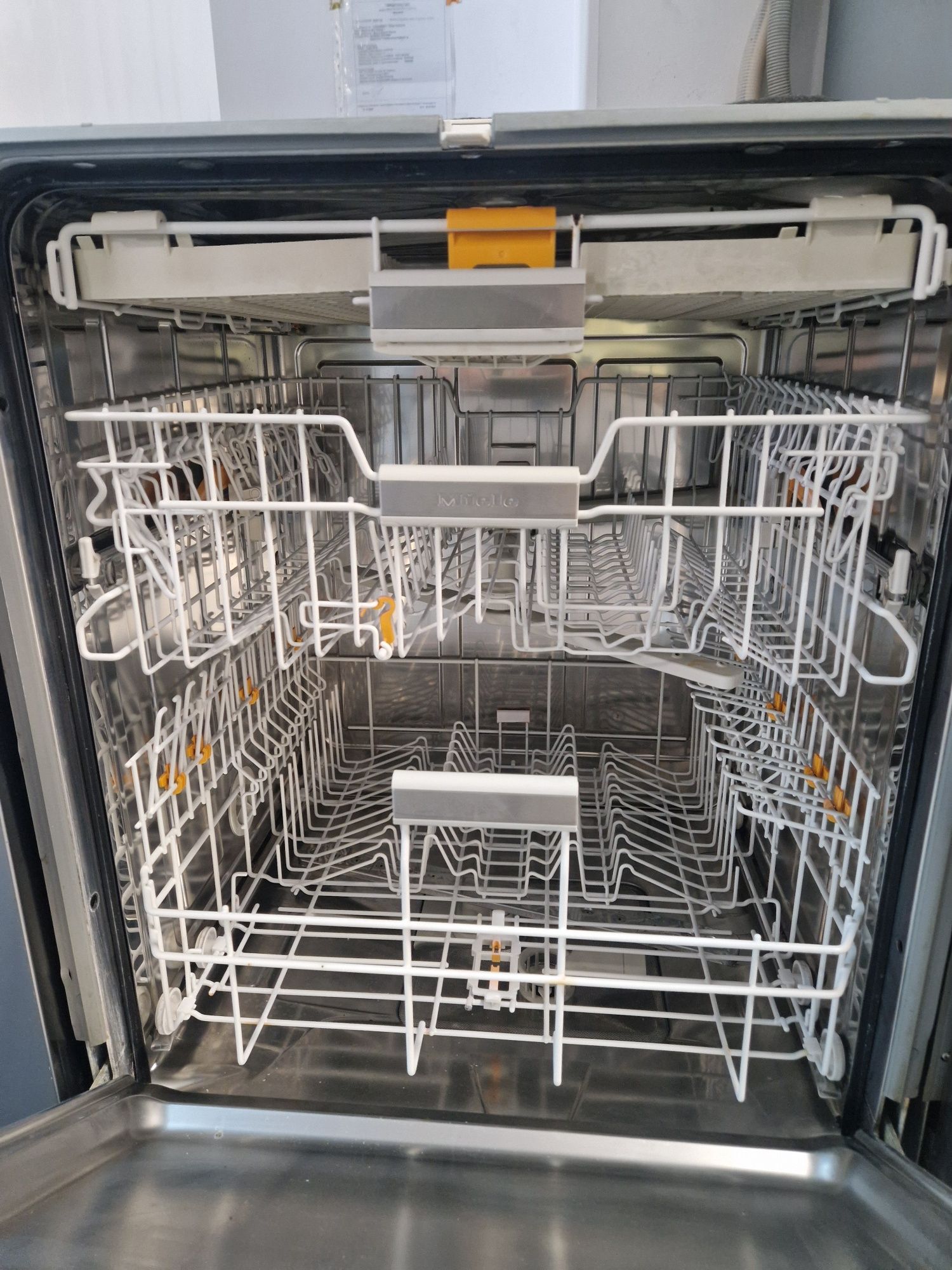 Съдомиялна за вграждане Miele G6577 XXL