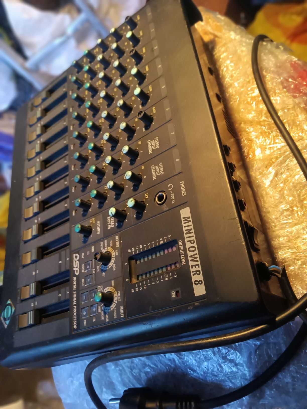 3 в 1 !!!  PowerMixer,  Усилвател + миксер + ефекти. Може с тонколони!
