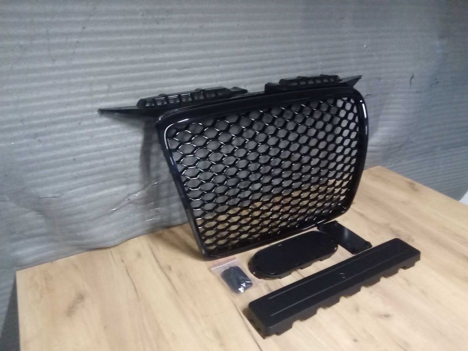 Grila radiator Audi A3 8P 2005 - 2008 NEGRU LUCIOS