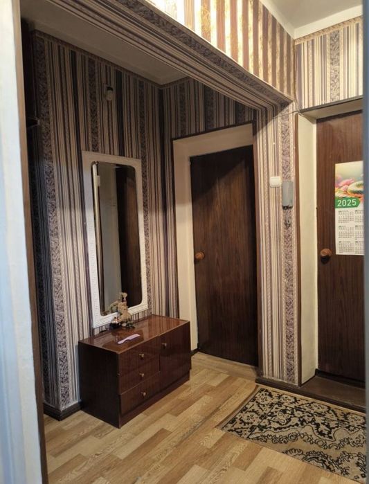 Квартира на С.Азимова 3/4/5 общ пл 70м /77 серия