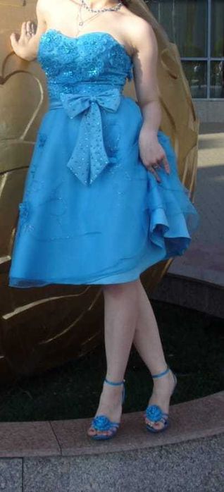 Платье нарядное, состояние отличное, размер 42-44